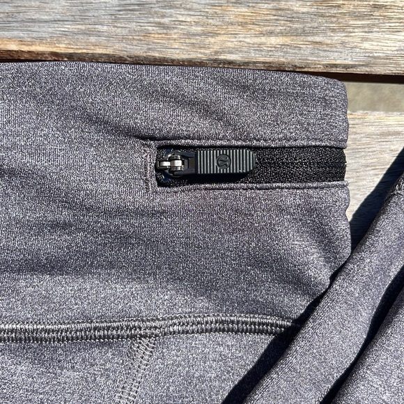 Lululemon Rival Crop Leggings - Size 4 - Picture 3 of 6